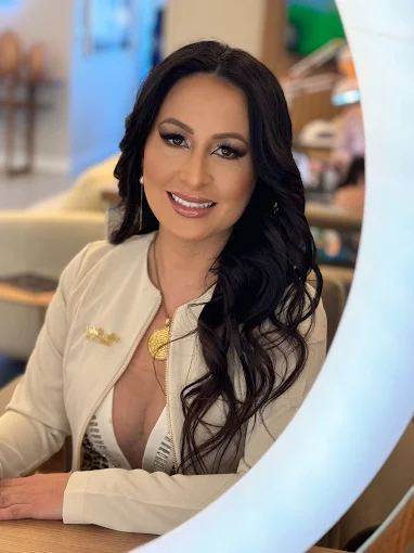 Dra. Aline Claudio Roberto